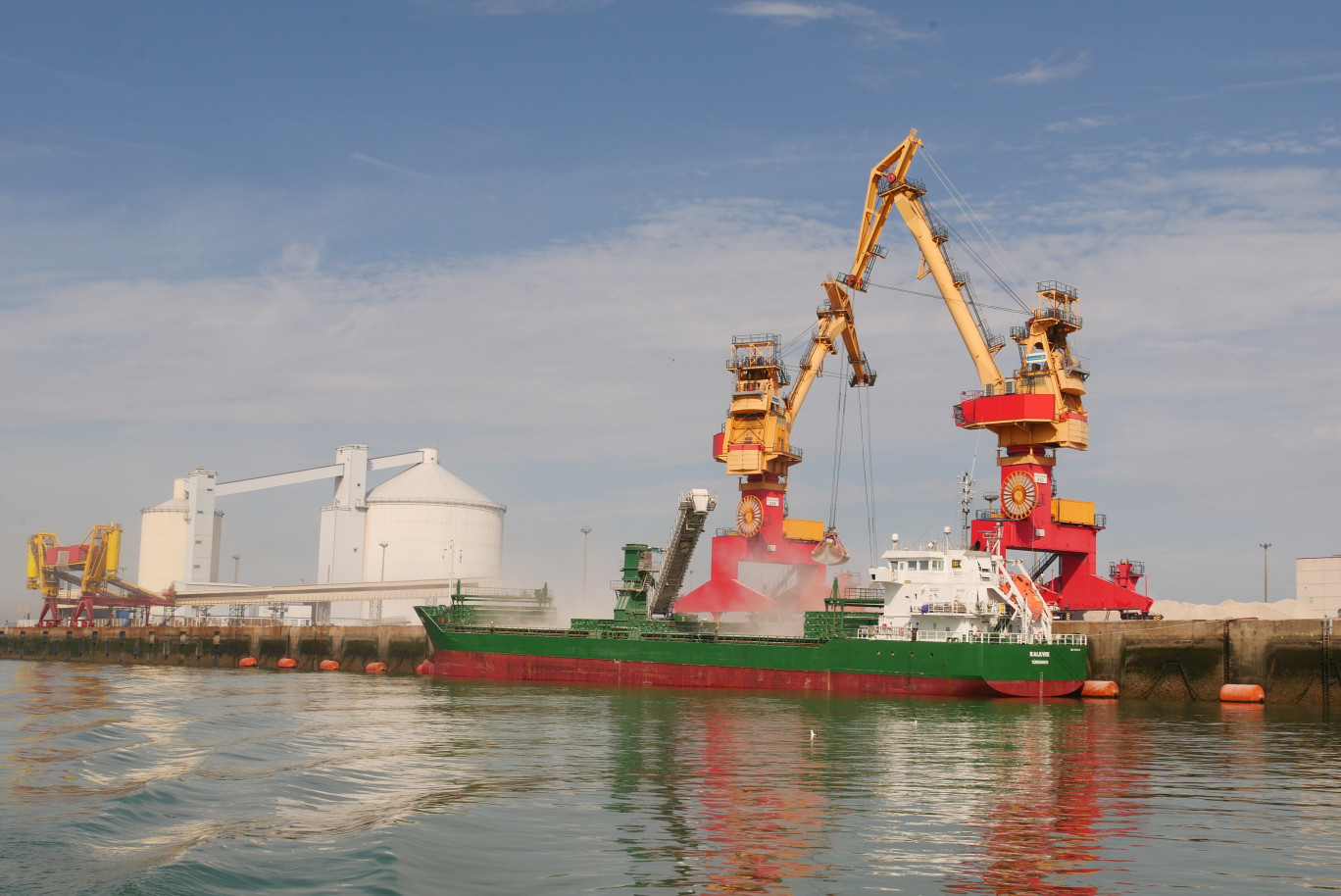 Le chantier du port sera terminé au début du mois de mai 2021. (Aletheia Press / M.R.)