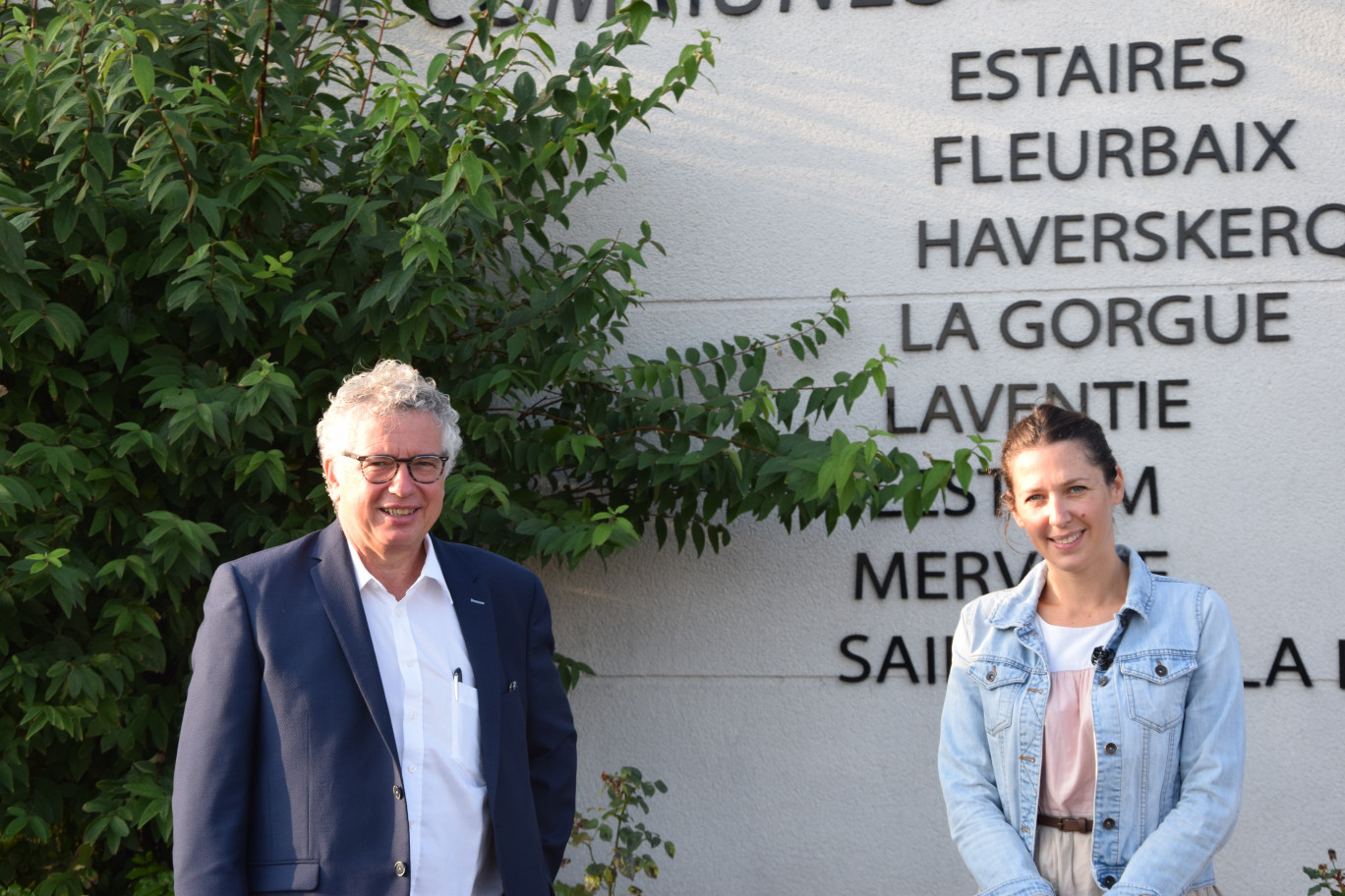 Philippe Pruvost, Conseiller municipal de Lestrem et Président de la commission Développement économique et acquisitions foncières, et Céline Huché, Responsable développement économique de la CCFL.