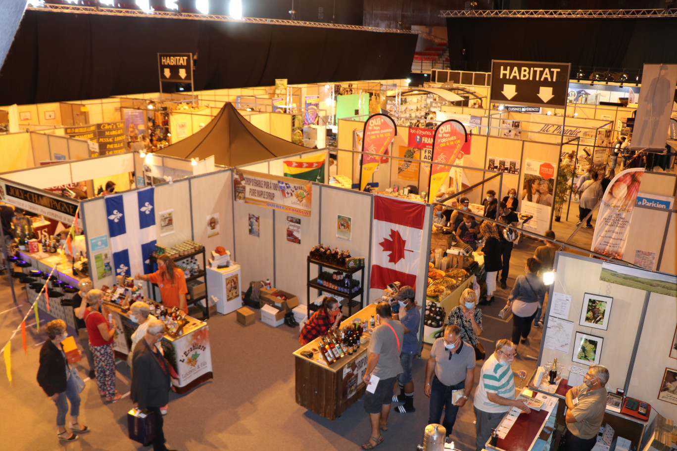 Les exposants en gastronomie et vins ont pu faire déguster leurs productions aux visiteurs.