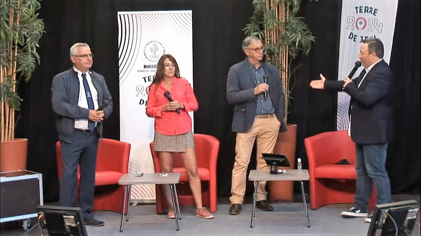 De g. à dr. : Bruno Pieckowiak (CDOS 62), Nathalie Bétourné et Claude Fauquet (CROS) lors de l’inauguration « virtuelle » de Sport Connect, sur les réseaux sociaux. (© CROS Hauts-de-France)