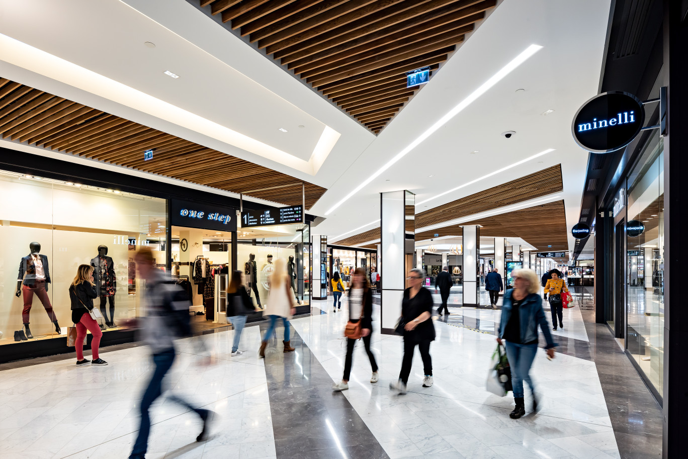 Une rentrée solidaire au centre commercial V2