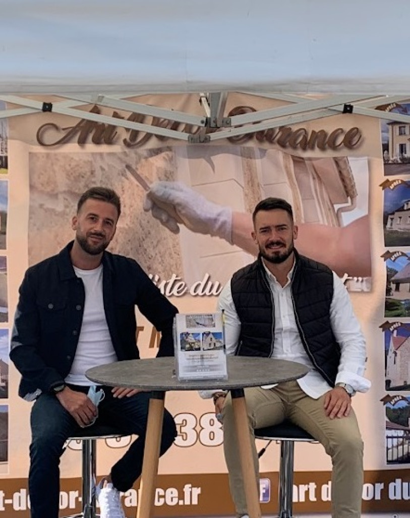 Théo et Fabien lors de la Foire Expo60 à Beauvais, en septembre 2020, où ils renforcent leur proximité avec leurs clients.(c)Art decor Durance