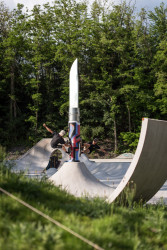 Le skate-park, avec l’imposant canif. ©Alban Pernet