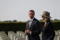 Ben Daetwyler accompagné de son Excellence, l’Honorable madame Sam Mostyn AC, Gouverneur-Général d’Australie. © Centre Sir John Monash